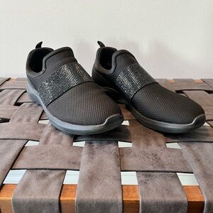 Clarks Cloudsteppers Black Slip-On Women's Sneakers